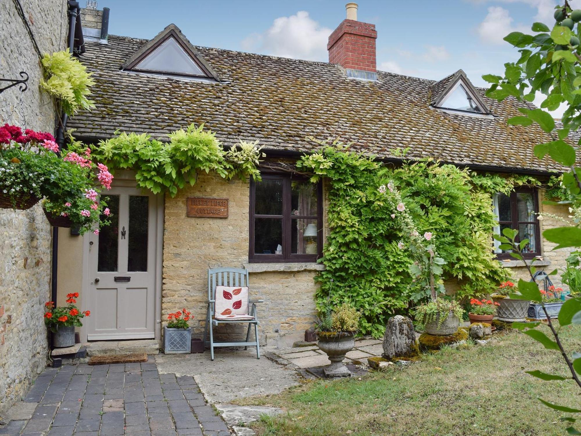 Picket Piece Cottage Chadlington Екстер'єр фото